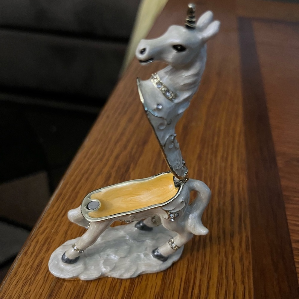Unicorn jewelry holder - Picture 2 of 3